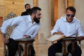 Două explozii la Damasc, unde Macron se află în prima vizită a unui lider din Occident după preluarea puterii de către islamişti