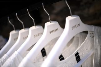 China autorizează o cerere de cotare la Bursa din Hong Kong a gigantului modei Shein