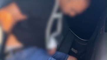 Cetăţean sirian care a fugit de la o percheziţie la locuinţa sa din Ilfov, sărind de la etajul al doilea, prins de poliţiştii din judeţul Constanţa