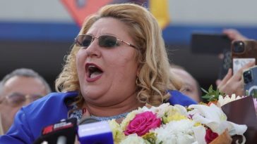 Diana Şoşoacă, trimisă în judecată pentru lipsire de libertate / Silvestru Şoşoacă, vizat şi el în dosar