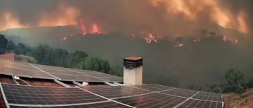 Un incendiu scapă de sub control în estul Spaniei, în apropiere de Valencia. ”Incendiul ne depăşeşte capacităţile de stingere”. 15.000 de persoane evacuate
