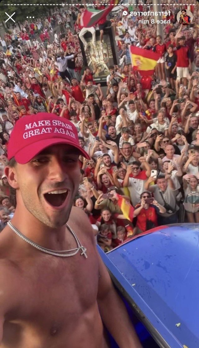 „Make Spain Great Again” – Două milioane de oameni au sărbătorit la Madrid noua campioană mondială / Şapca roşie purtată de Ferran Torres, în centrul atenţiei – FOTO, VIDEO