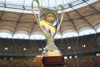 Supercupa, deschiderea oficială a noului sezon fotbalistic în România, se joacă duminică. Trofeul este disputat de Universitatea Craiova şi Universitatea Cluj