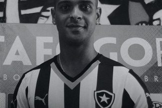 Fotbal: Un fost jucător brazilian a murit strivit de un zid în timpul unei furtuni la Rio