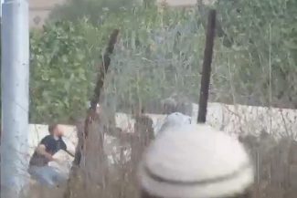 Patru palestinieni ucişi şi patru răniţi de către armata israeliană, la Tel, în nordul Cisiordaniei, într-o ciocnire, soldată cu un mort şi doi răniţi israelieni. Netnyahu ameninţă cu o ”ripostă la atentatul ucigaş”
