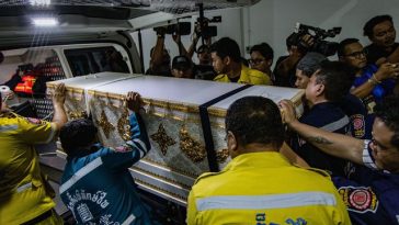 Numărul deceselor în incendiul dintr-un bar din Bangkok a crescut la 30. Guvernatorul promite reglementări mai stricte