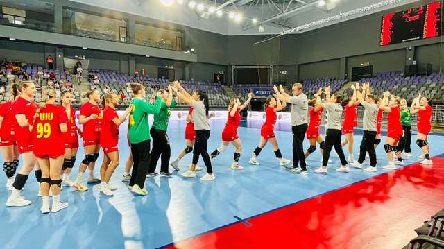 Handbal feminin: România, două victorii şi o remiză la Trofeul Carpaţi U18 de la Piteşti, înaintea participării la Campionatul Mondial găzduit de ţara noastră