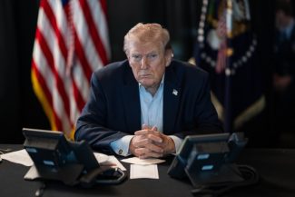 Trump urmează să se adreseze naţiunii joi seara. Potrivit unor surse, ar putea dezvălui informaţii secrete despre o presupusă interferenţă chineză în alegerile americane