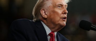 Trump anunţă declasificarea ”vulnerabilităţilor” din infrastructura electorală a SUA: Datele alegătorilor din 18 state au fost cumpărate, furate sau piratate de China