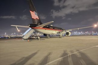 Aeroportul din Palm Beach, Florida, îşi schimbă oficial numele în onoarea lui Trump. Avionul privat al lui Eric Trump, primul care a aterizat după redenumire