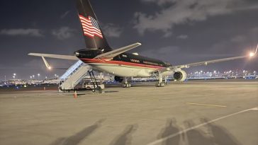 Aeroportul din Palm Beach, Florida, îşi schimbă oficial numele în onoarea lui Trump. Avionul privat al lui Eric Trump, primul care a aterizat după redenumire