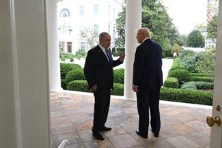 Trump îl primeşte marţi la Casa Albă pe Netanyahu, aflat în dificultate în sondaje, care vine la funeraliile lui Graham