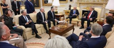 Netanyahu, primit de Trump pentru a-şi aplana divergenţele. Cabinetul de Securitate a aprobat un cadru juridic care permite desfăşurarea unei Forţe Internaţionale de Stabilizare în Fâşia Gaza, scrie presa israeliană, un gest adresat Washingtonului