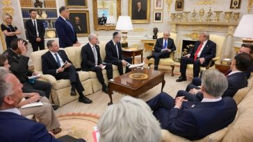 Netanyahu, primit de Trump pentru a-şi aplana divergenţele. Cabinetul de Securitate a aprobat un cadru juridic care permite desfăşurarea unei Forţe Internaţionale de Stabilizare în Fâşia Gaza, scrie presa israeliană, un gest adresat Washingtonului