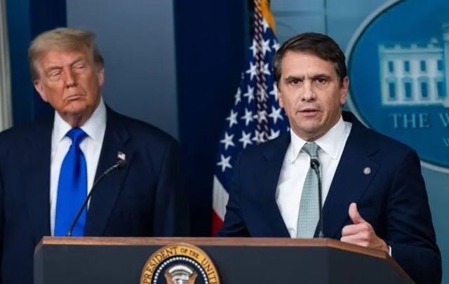 Trump amână nominalizarea lui Todd Blanche, din cauza presiunilor a doi senatori republicani, până după ”midterms”. John Cornyn şi Thom Tillis cer garanţii scrise privind o abandonare definitivă a unui fond şi limitarea unui acord de imunitate fiscală a l