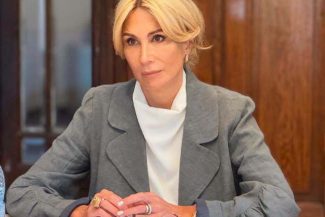 Raluca Turcan: În loc să contribuie la corectarea unui proiect pe care propriul partid l-a tergiversat ani la rând, PSD preferă să îl saboteze politic. Sorin Grindeanu îşi dă, zi de zi, examenul neputinţei ca lider politic