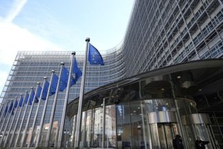 Acord UE asupra celui de-al 21-lea pachet de sancţiuni impus Rusiei, diminuat din cauza Greciei. Plafonarea preţului petrolului rus la 44 de dolari barilul, prelungită cu un an. Sectorul financiar, criptomonedele, flota fantomă şi industria militară rusă,