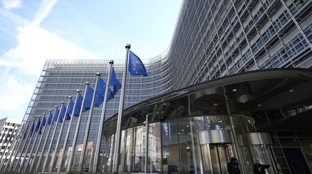 Acord UE asupra celui de-al 21-lea pachet de sancţiuni impus Rusiei, diminuat din cauza Greciei. Plafonarea preţului petrolului rus la 44 de dolari barilul, prelungită cu un an. Sectorul financiar, criptomonedele, flota fantomă şi industria militară rusă,
