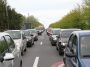 Circulaţie rutieră îngreunată pe DN1, între Timişu de Sus şi Timişu de Jos, după ce un şofer a pierdut controlul maşinii şi s-a răsturnat/ Valorile de trafic sunt în creştere pe ambele sensuri