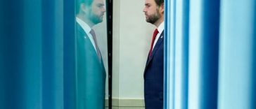 Un agent Secret Service, suspendat, acuzat de divulgarea în presă a unor deplasări ale lui Vance, după ce mai agenţi au denunţat la MS NOW tot mai multe călătorii şi misiuni în interes personal şi de familie ale vicepreşedintelui SUA