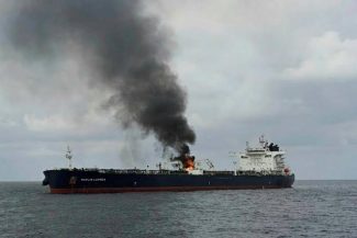 Armata britanică anunţă că o navă comercială a fost atacată în Marea Roşie