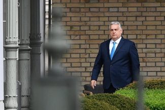 Percheziţii la centrul de date în care se află serverele Fidesz, anunţă partidul lui Orban. ”Nu a existat niciun precedent de acest fel în Ungaria din 1990, de la sfârşitul comunismului”, denunţă formaţiunea naţionalistă