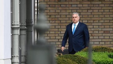 Percheziţii la centrul de date în care se află serverele Fidesz, anunţă partidul lui Orban. ”Nu a existat niciun precedent de acest fel în Ungaria din 1990, de la sfârşitul comunismului”, denunţă formaţiunea naţionalistă
