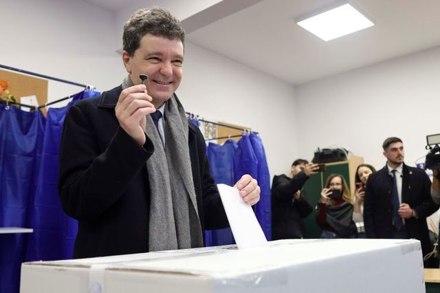 Nicuşor Dan, întrebat dacă va declanşa alegeril anticipate: Nu exclud, dar nu este ceva ce îmi doresc / Este foarte puţin probabil în momentul ăsta