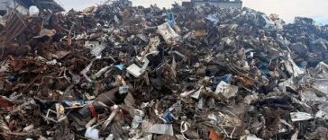 Control în zona portuară din Galaţi – Poliţia şi Garda de Mediu au descoperit mii de tone de deşeuri metalice reciclabile depozitate necorespunzător / Una dintre firmele verificate nu avea autorizaţie de mediu / 500 de tone de deşeuri, confiscate