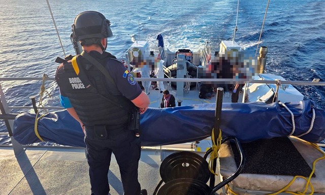 Peste 400 persoane salvate în Marea Mediterană de poliţiştii de frontieră români aflaţi în misiunile FRONTEX