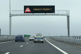 Restricţii de circulaţie pe Autostrada Moldovei A7, începând de luni, din cauza unor lucrări de reparaţie a parapetului