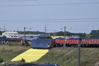 Constanţa: Patru vagoane ale unui tren au deraiat şi unul s-a răsturnat