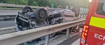 Sibiu – Accident grav pe autostrada A1, în apropierea localităşţii Cristian – O fetiţă de cinci ani a murit. O femeie şi un copil de un an au fost transportaţi la spital  – FOTO