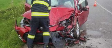 Suceava: Cinci răniţi, între care un copil de şapte ani, într-un accident produs în comuna Şaru Dornei