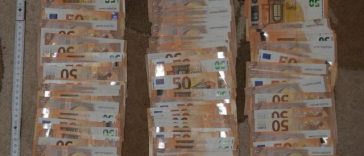 Percheziţii în Vâlcea şi Timiş, într-un caz de spălare a banilor/ Trei bărbaţi sunt acuzaţi că au transferat prin conturi bancare deschise în România şi Germania 1,5 milioane de lei, bani proveniţi din înşelăciuni comise în străinătate