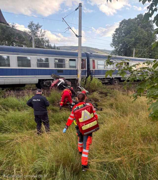 Suceava: Un excavator a fost surprins de trenul accelerat care circula pe ruta Iaşi-Timişoara / Accidentul, în zona unor lucrări la calea ferată / Şoferul utilajului, în stop cardio-respirator