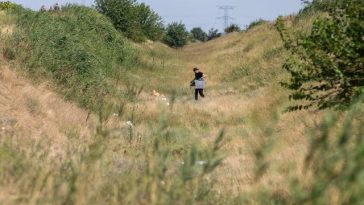 DRONĂ DOBORÂTĂ ÎN BUZĂU – Fragmentele descoperite la ieşirea din Padina au fost examinate cu un sistem portabil de radiografie cu raze X – FOTO