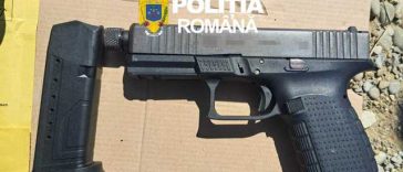 Ilfov –  Pistol şi cartuşe, găsite în apropierea unei platforme de colectare a deşeurilor dintr-un complex rezidenţial din comuna Ştefăneştii de Jos