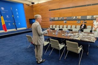 Ambasadorul rus convocat la MAE – I s-au prezentat fragmente ale dronei distruse pe teritoriul României / Membru al ambasadei, declarat inacceptabil / MAE l-a chemat la Bucureşti pentru consultări pe ambasadorul român la Moscova – FOTO, VIDEO