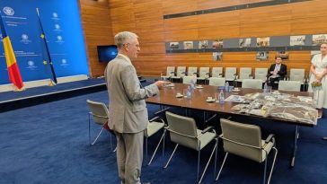 Ambasadorul rus convocat la MAE – I s-au prezentat fragmente ale dronei distruse pe teritoriul României / Membru al ambasadei, declarat inacceptabil / MAE l-a chemat la Bucureşti pentru consultări pe ambasadorul român la Moscova – FOTO, VIDEO
