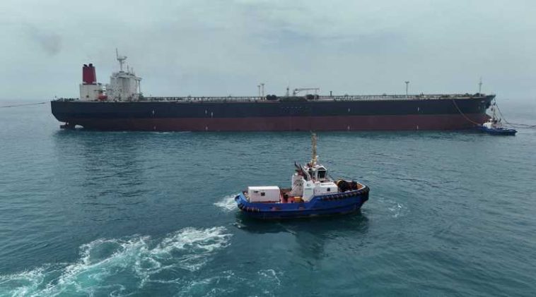 Un petrolier a fost lovit de un proiectil în Strâmtoarea Ormuz