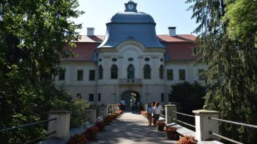 REPORTAJ/Mureș: Cel mai frumos castel baroc din România și-a redeschis porțile după restaurare (GALERIE FOTO)