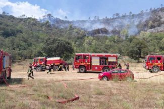 IGSU: Pompierii români intervin pentru limitarea unui incendiu de vegetație în Departamentul Var din Franța (FOTO/VIDEO)