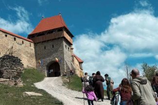 Mureș: Coșuri cu alimente, pregătite pentru turiști la picnicul cultural Gustul Cetății, la Săptămâna Haferland 2026