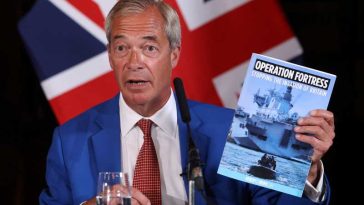 Partidul britanic Reform UK promite desfășurarea marinei militare în Marea Mânecii, pentru a opri migranții