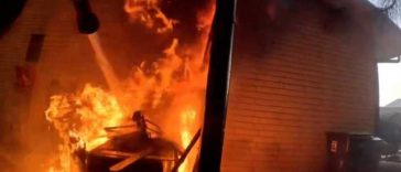 Zeci de mii de persoane evacuate din cauza incendiilor de vegetație din nord-vestul Statelor Unite