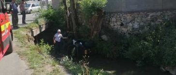 Alba: Trei răniți, după ce s-au răsturnat cu un ATV într-o vale