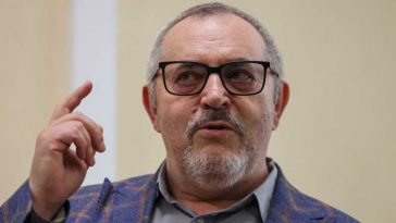 Opozantul rus Boris Nadejdin a ajuns în Franța după ce a fost condamnat în Rusia