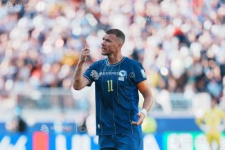 Fotbal: Atacantul Edin Dzeko și-a prelugit contractul cu echipa Schalke 04