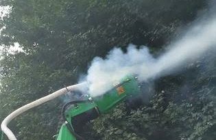 VIDEO Compania Municipală Eco Igienizare aplică, în noaptea de luni spre marți, tratamente împotriva țânțarilor